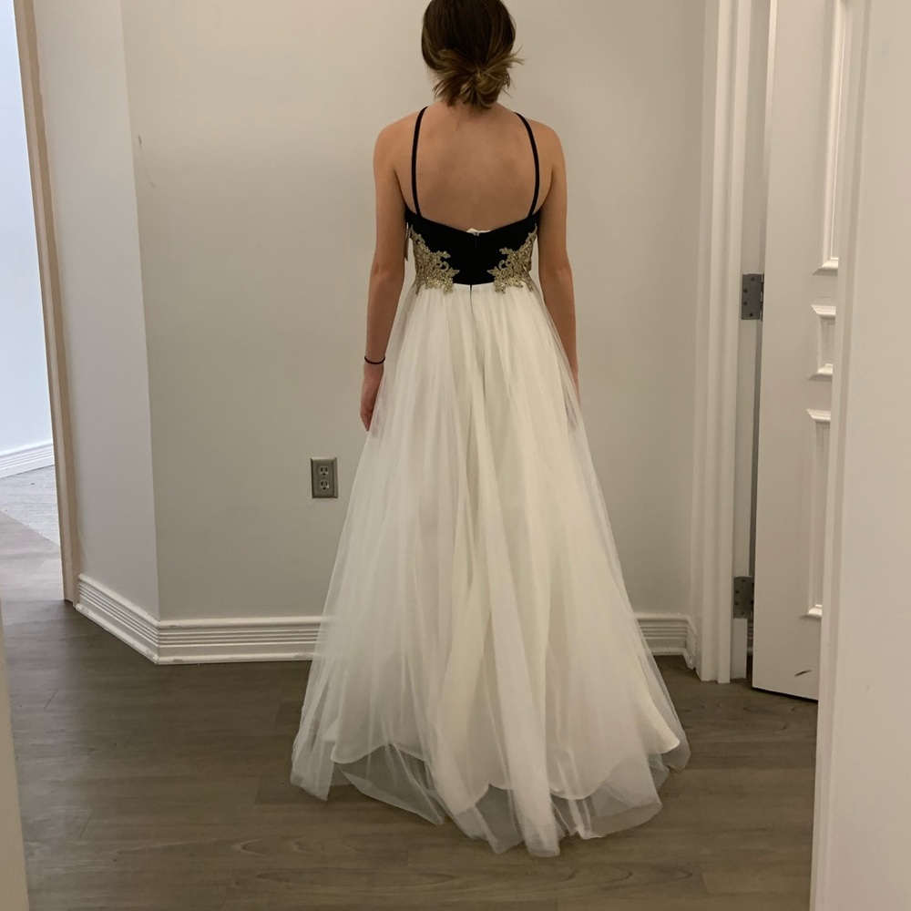Prom dress!!! - Picture 2 of 6